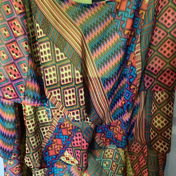 NWOT Signature by Robbie Bee Ruffled Top - Picture 6 of 7